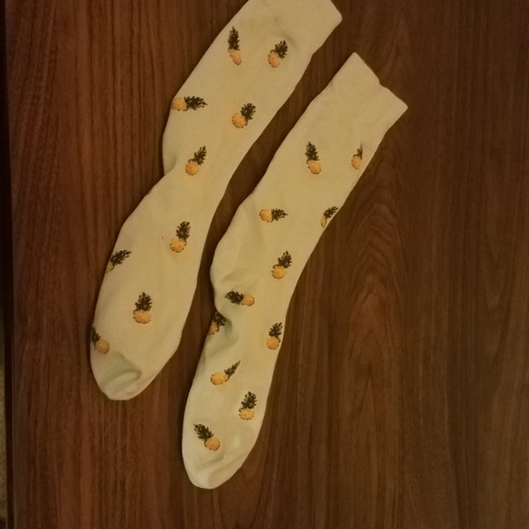 assorted socks shoe size 7-12 - Picture 5 of 8